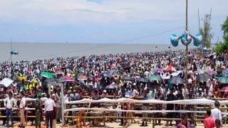 বাঁশখালীতে প্রধানমন্ত্রী আসার আগেই কানায় কানায় পূর্ণ সমাবেশস্থল