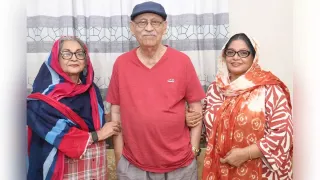 তিন কিংবদন্তির এক নাটক